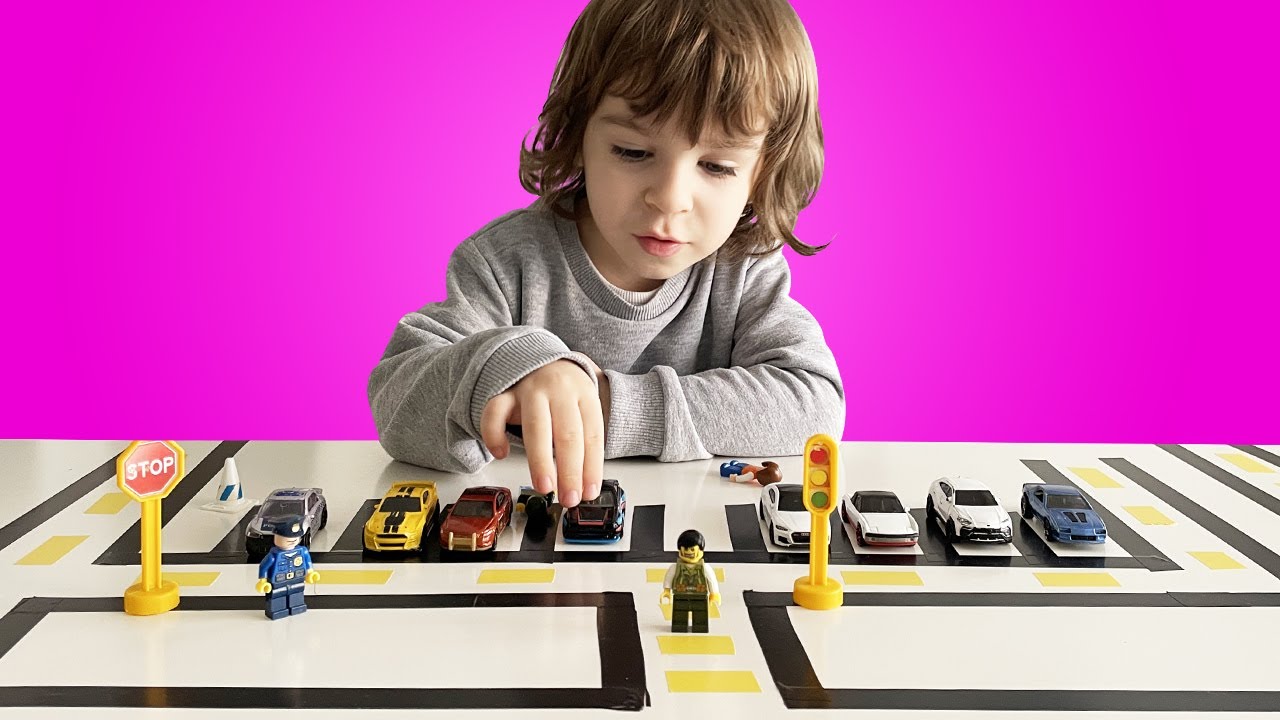 Sarp ile Banttan Yol ve Otopark Yaptık Oynadık