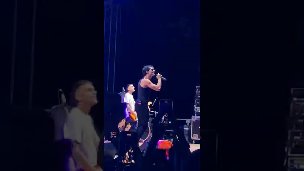 ANGELINA JOLIE - BRESH LIVE