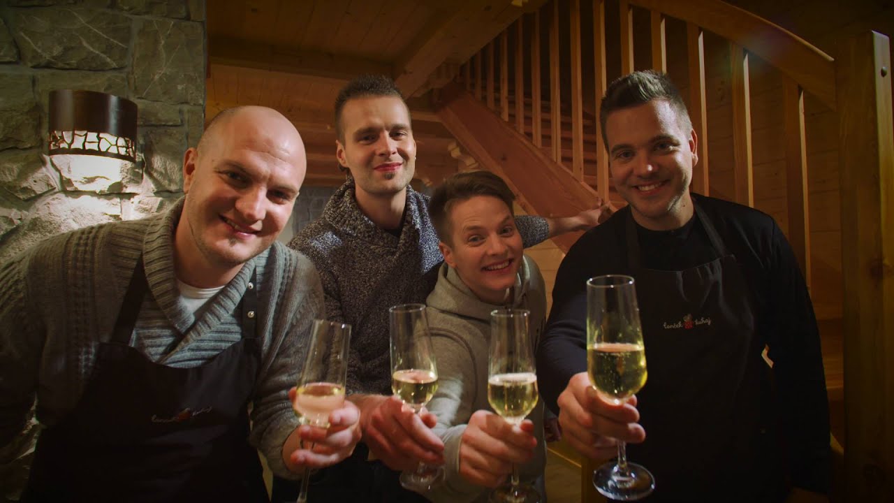 Kvatropirci - S tabo božič je vsak dan (Official video)