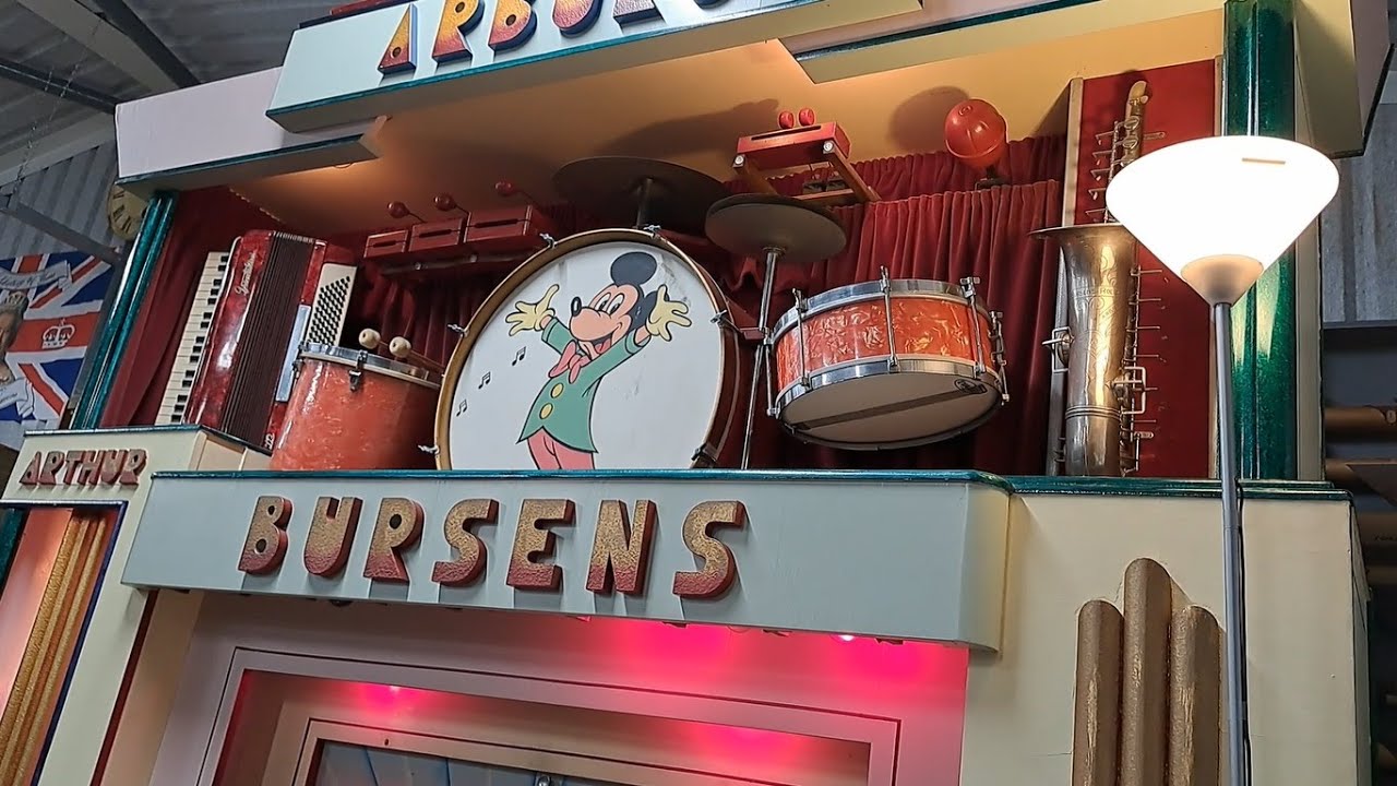 88 keyless Arburo Bursens dance organ Plays two rolls