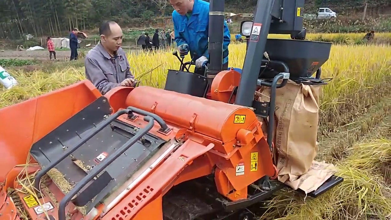 TNS MINI COMBINE HARVESTER for wheat rice
