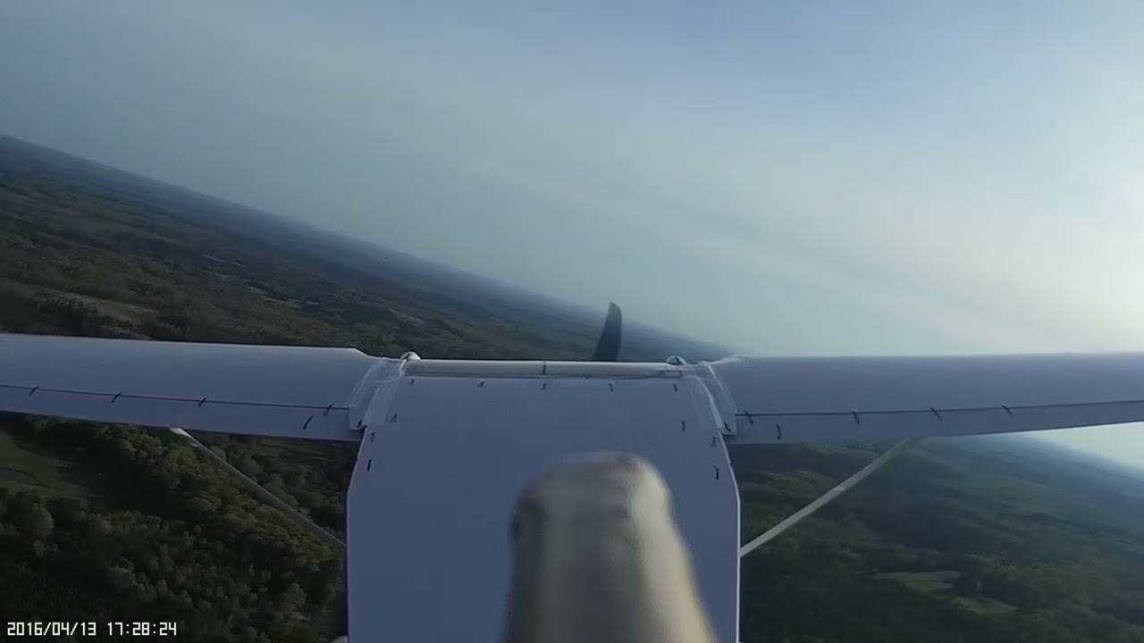 Wittman w10 Tailwind tuft testing airflow during  flap deployment and full stall landing.