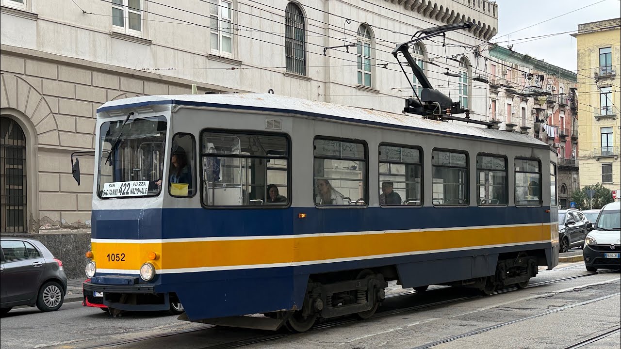 Due epoche sui binari di Napoli : tram Peter Witt e Sirio