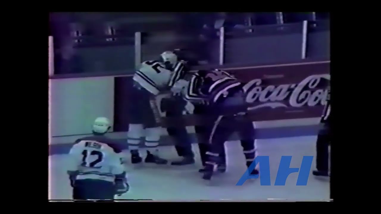 AHL Oct. 11, 1985 Claude Lemieux,SHE v Mark LaVarre,NS Sherbrooke Canadiens Nova Scoita Oilers