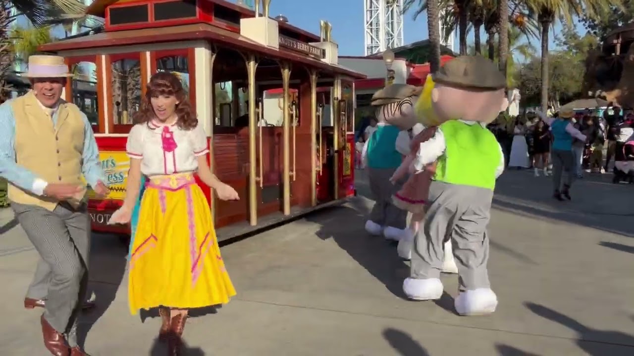 Knott’s Express performance at 2026 Peanuts Celebration opening day at Boardwalk BBQ 