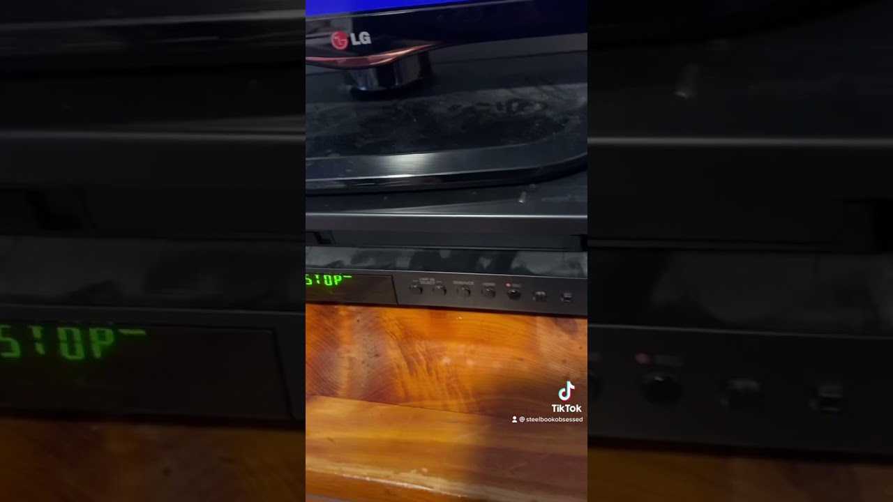 Comparing A VHS Tape On A 1080p TV w/ RCA Hookup & A 4K TV w/ HDMI Hookup