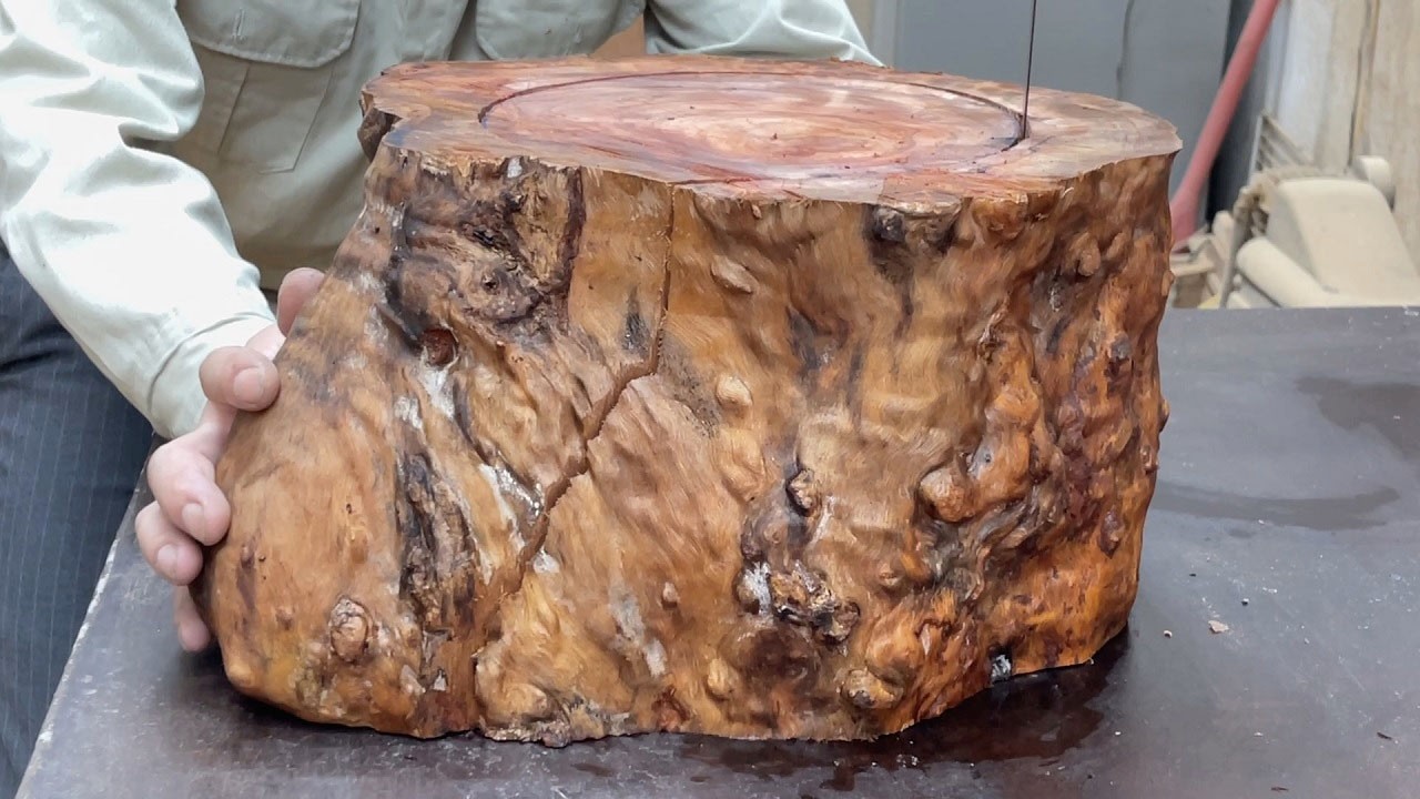 The Incredible Technique Of The Carpenter With A Single Piece Of Wood // Amazing Woodturning Art