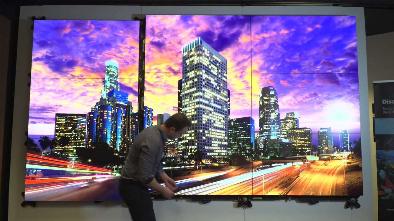 Quick demo of Barco UniSee's panel replacement procedure