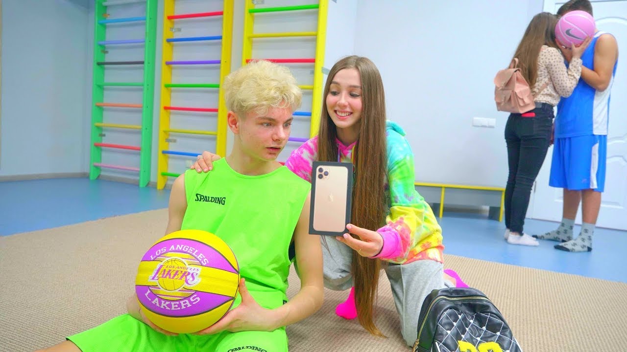 DIANA KREPŠININKUI PADOVANOJO IPHONE? 📱 Kodėl ji juo tiki?