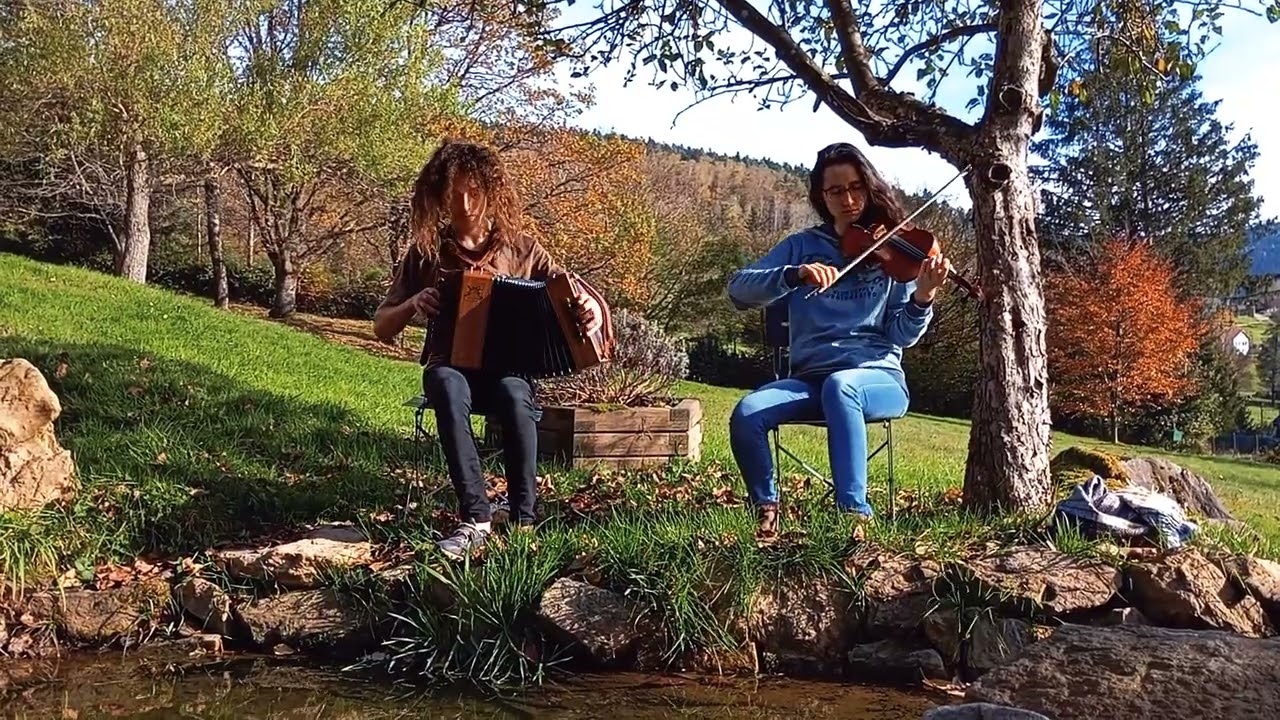 DUO ESTEVAN & ORIANE - Tripping Upstairs