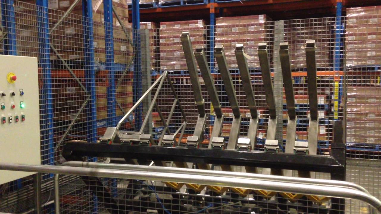 Pallet layer board remover