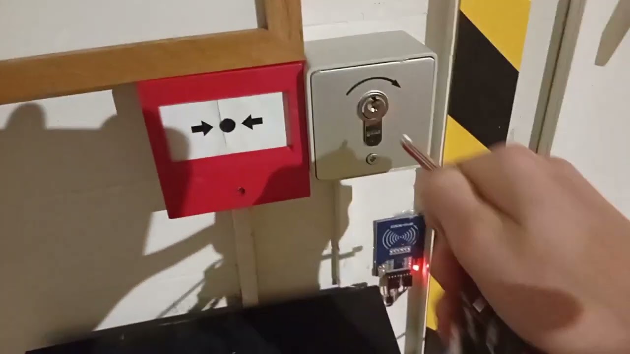 Jag testar mitt brandlarm     (Det va länge sen....)