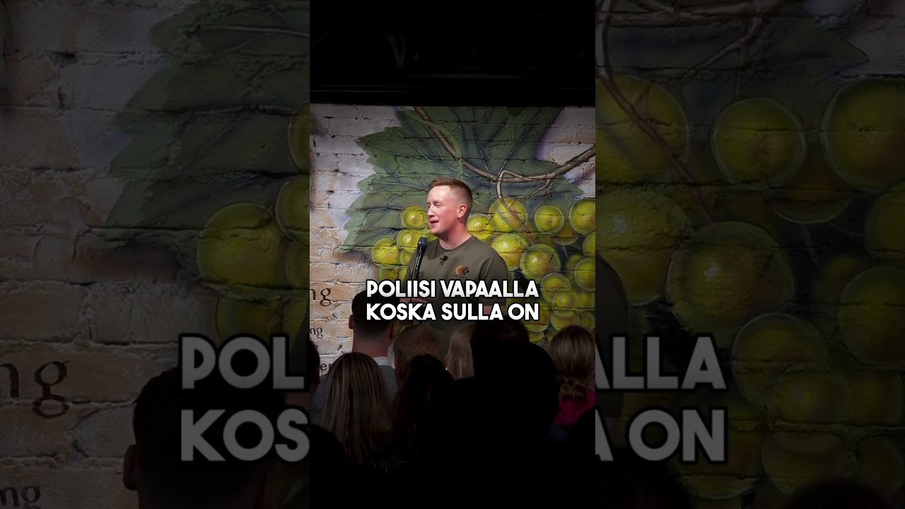 Jussi Simola - poliisi keikalla