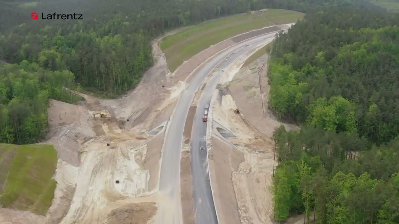 Budowa drogi ekspresowej S6 Zad. 5. odc. Leśnice - Bożepole Wielkie - film z powietrza 05.2025