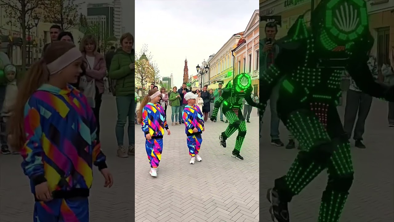 LITTLE KIDS 👦 TEACHING SHUFFLE 😨NEON MODE DANCE !! TUZELITY ASTRONOMIA 😎🔥