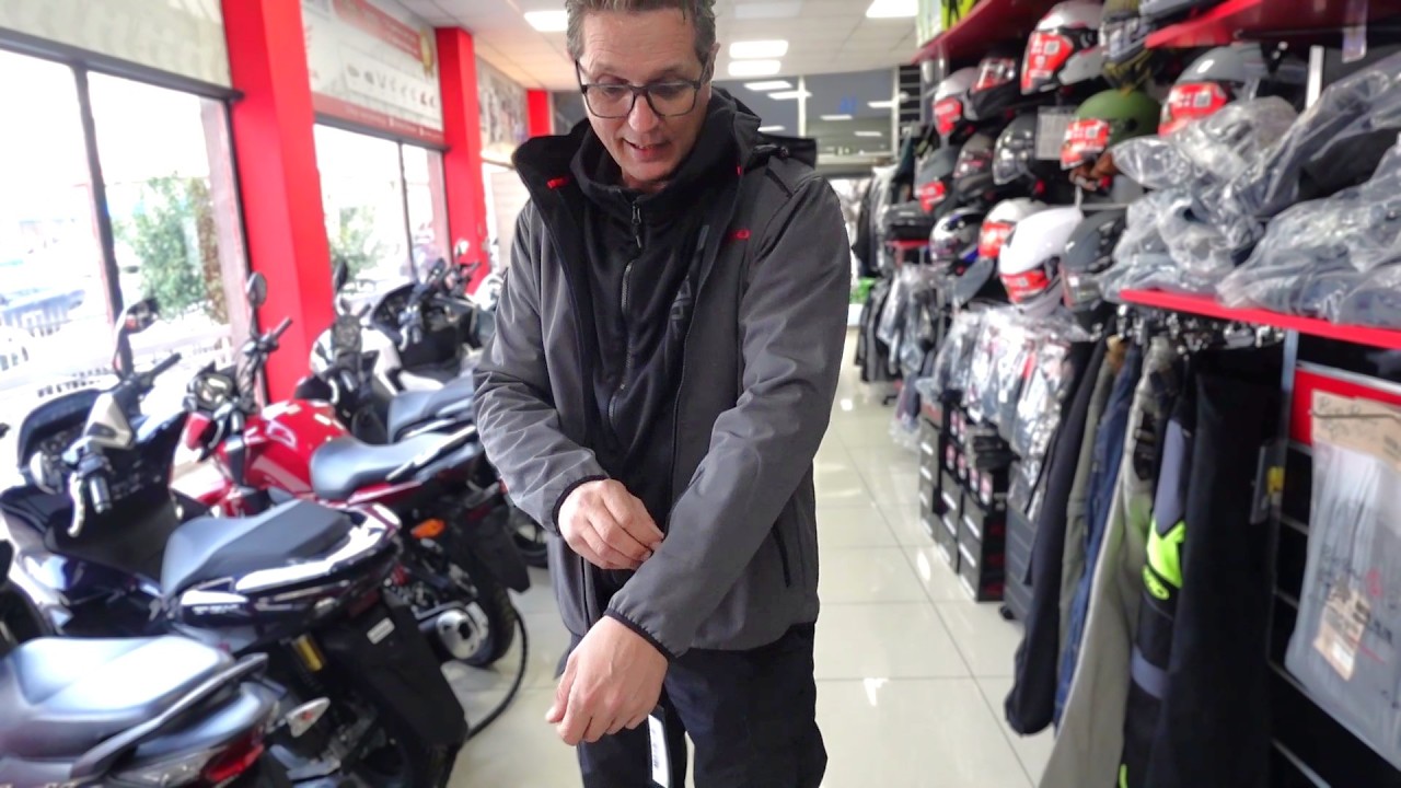 μαγαζί με ρούχα για μοτοσυκλετιστές