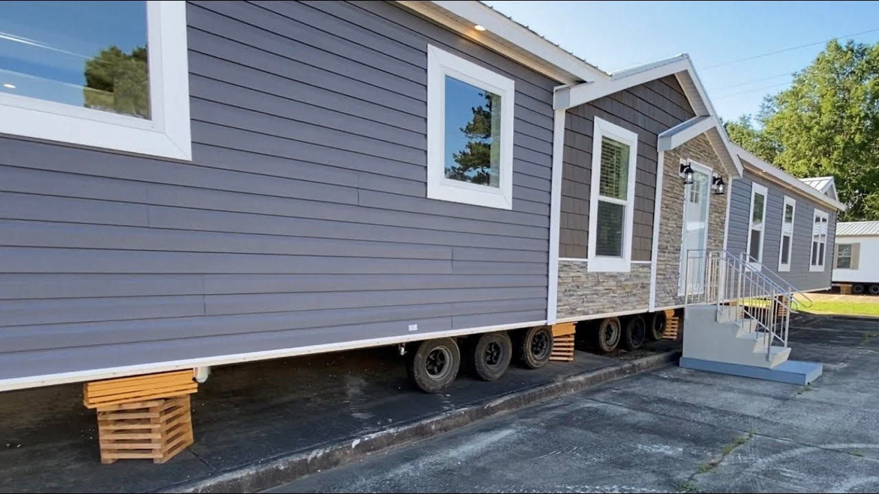 THIS HOUSE SHOWS UP AND SHOWS OUT | Home Tour