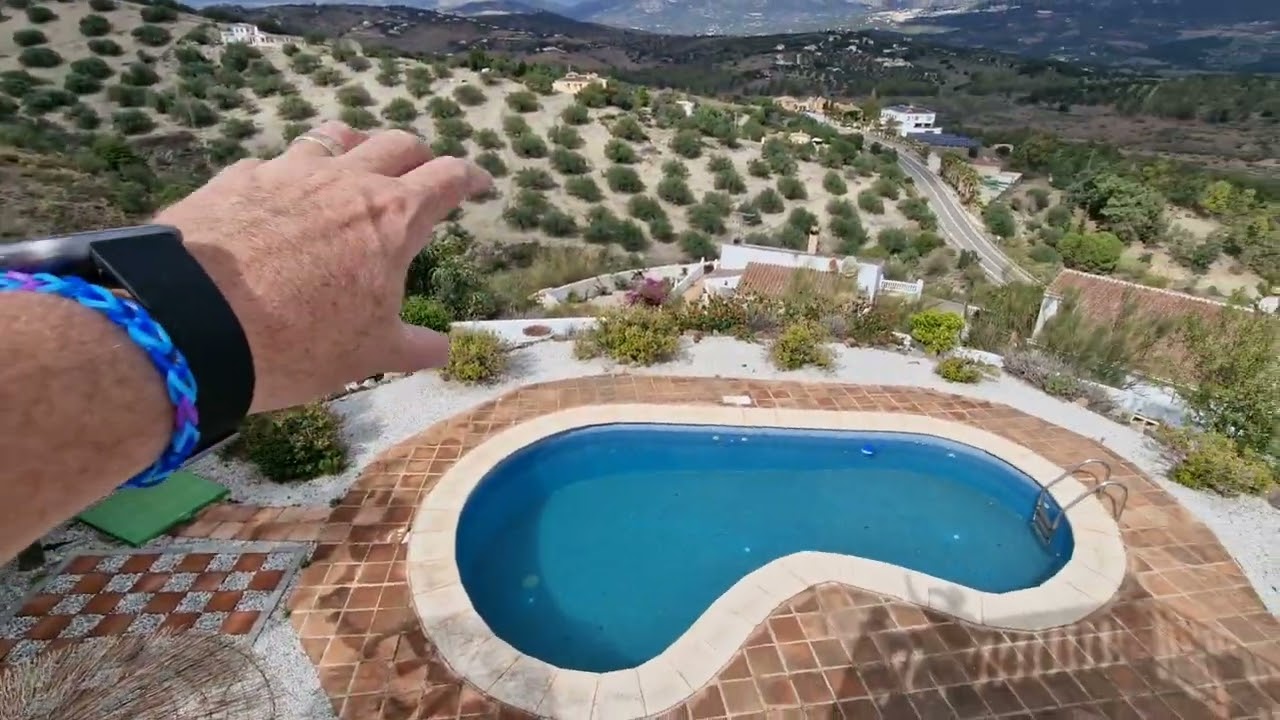 NOW SOLD: Villa Vinuela - EXCLUSIVE at 320,000e