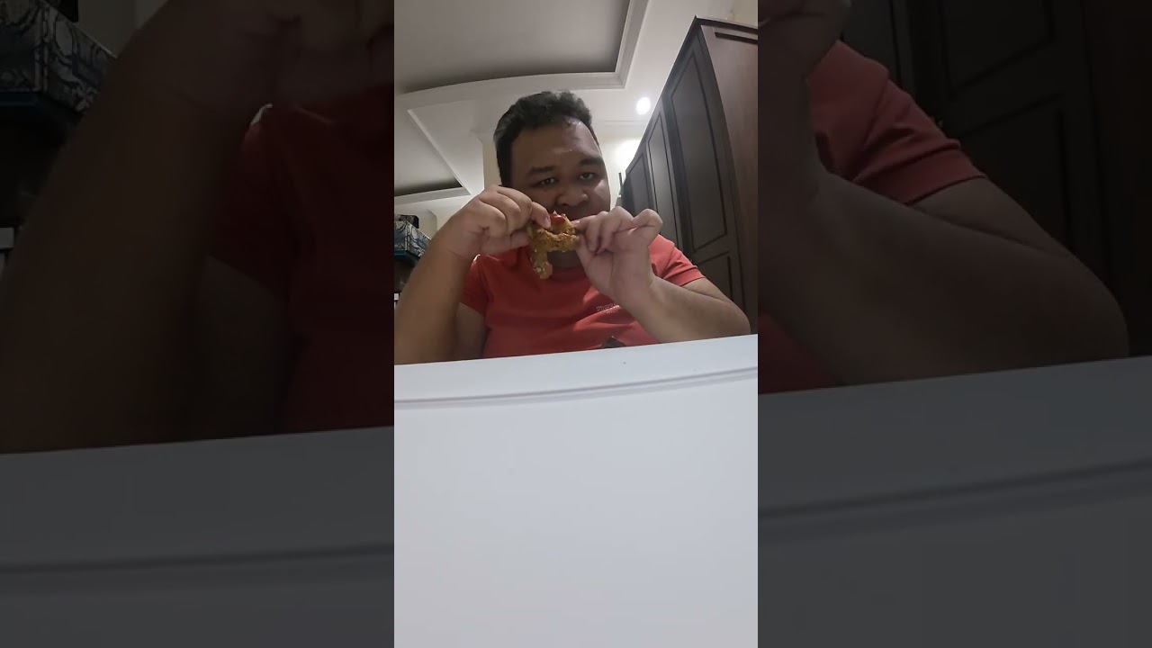 Naufal makan berat (seperti ayam goreng, ayam pedas & kangkung) saat buka puasa