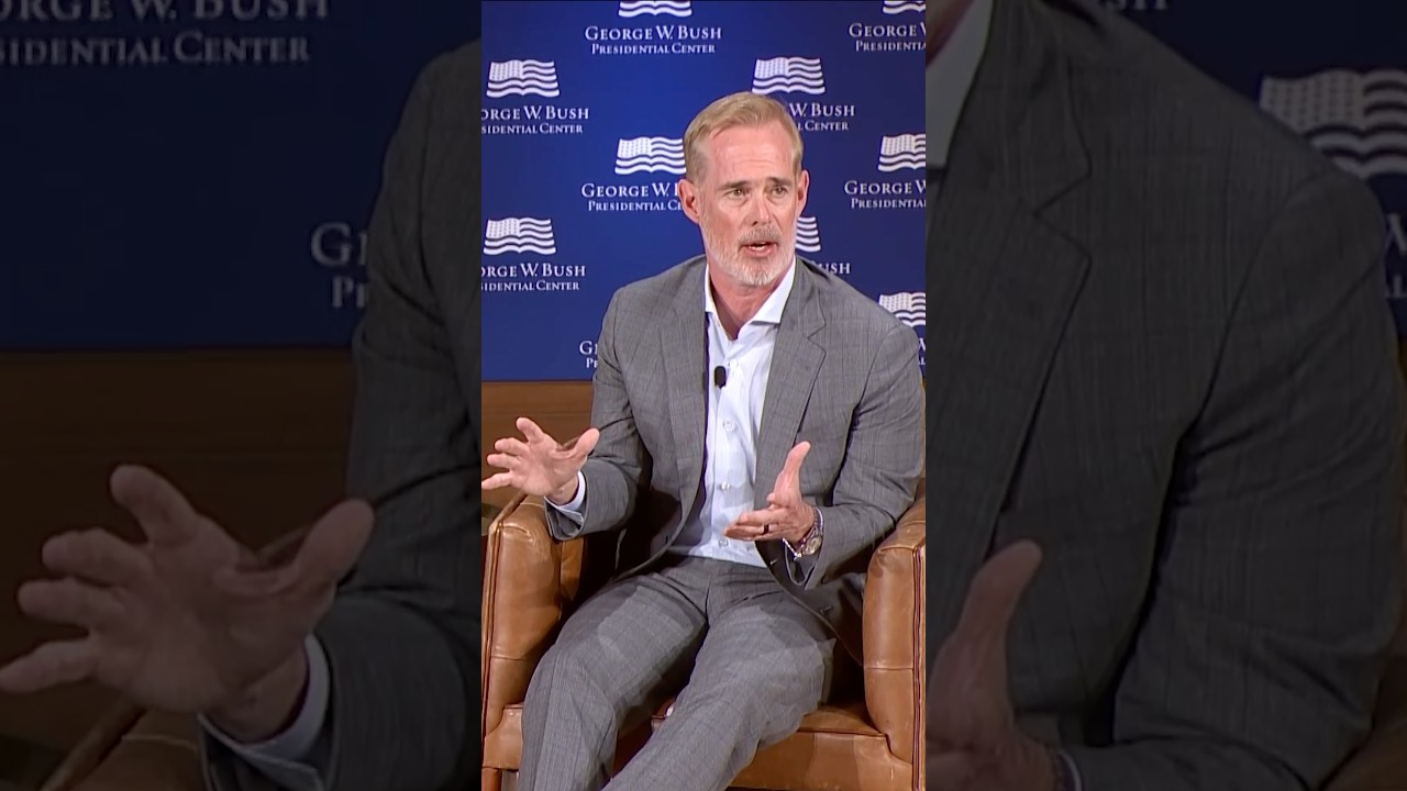 Джо Бак присоединился к обсуждению в Центре Буша о том, как спорт объединяет людей.