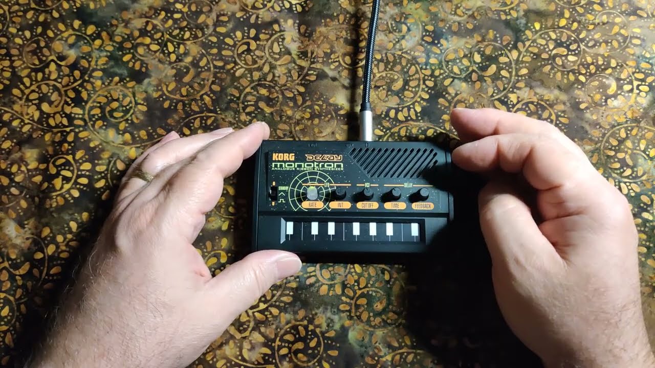 #feedbackuary ... Monotron, go oscillate yourself... [Monotron Delay]