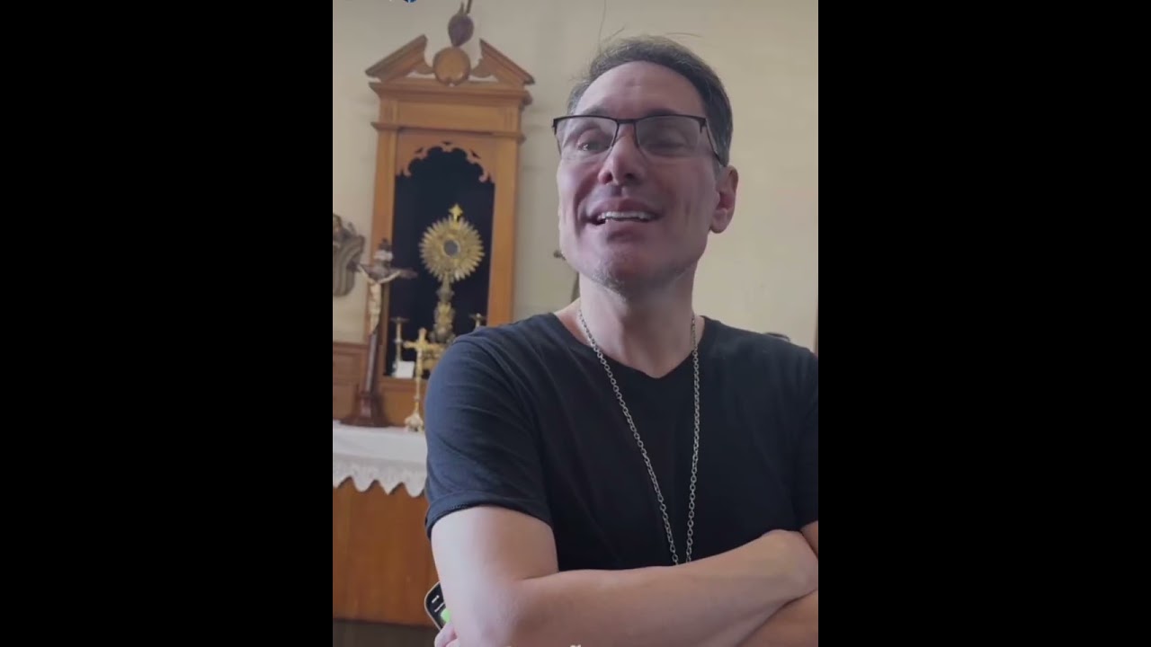 Passeando com o Padre F&aacute;bio Marinho em Goi&aacute;s Velho e aprendendo sobre a Arte Sacra Barroca