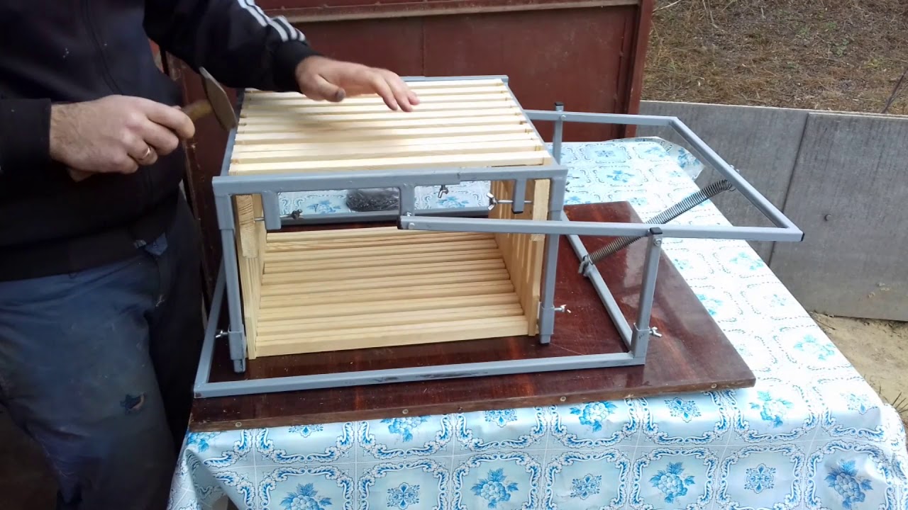 Кондуктор для сбивания пчелиных рамок Дадан 300/435, Рута 230/435, магазинных 145/435.