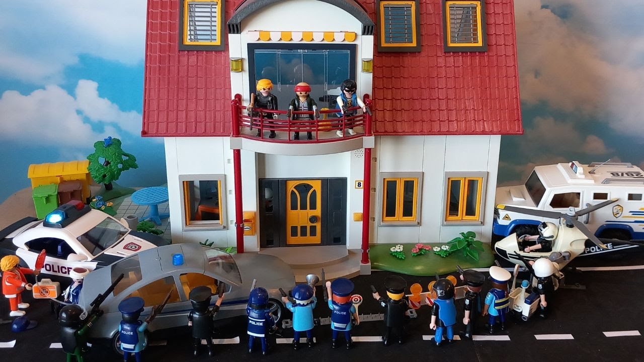 Epic Playmobil Police vs Criminals. 🚔 Showdown! Stop Motion