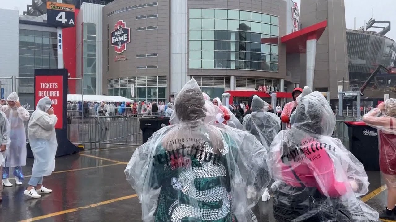 Taylor Swift fans ready for rain on Night 2 of The Eras Tour in Foxborough