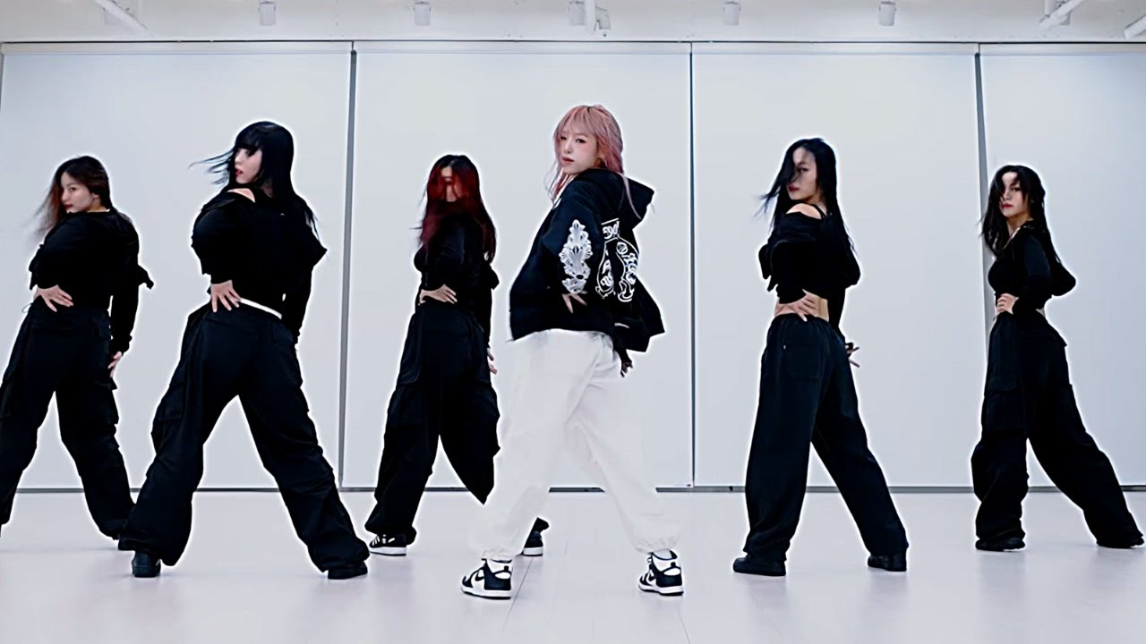 YENA - 'Good Girls in the Dark' Dance Practice Mirrored [4K]