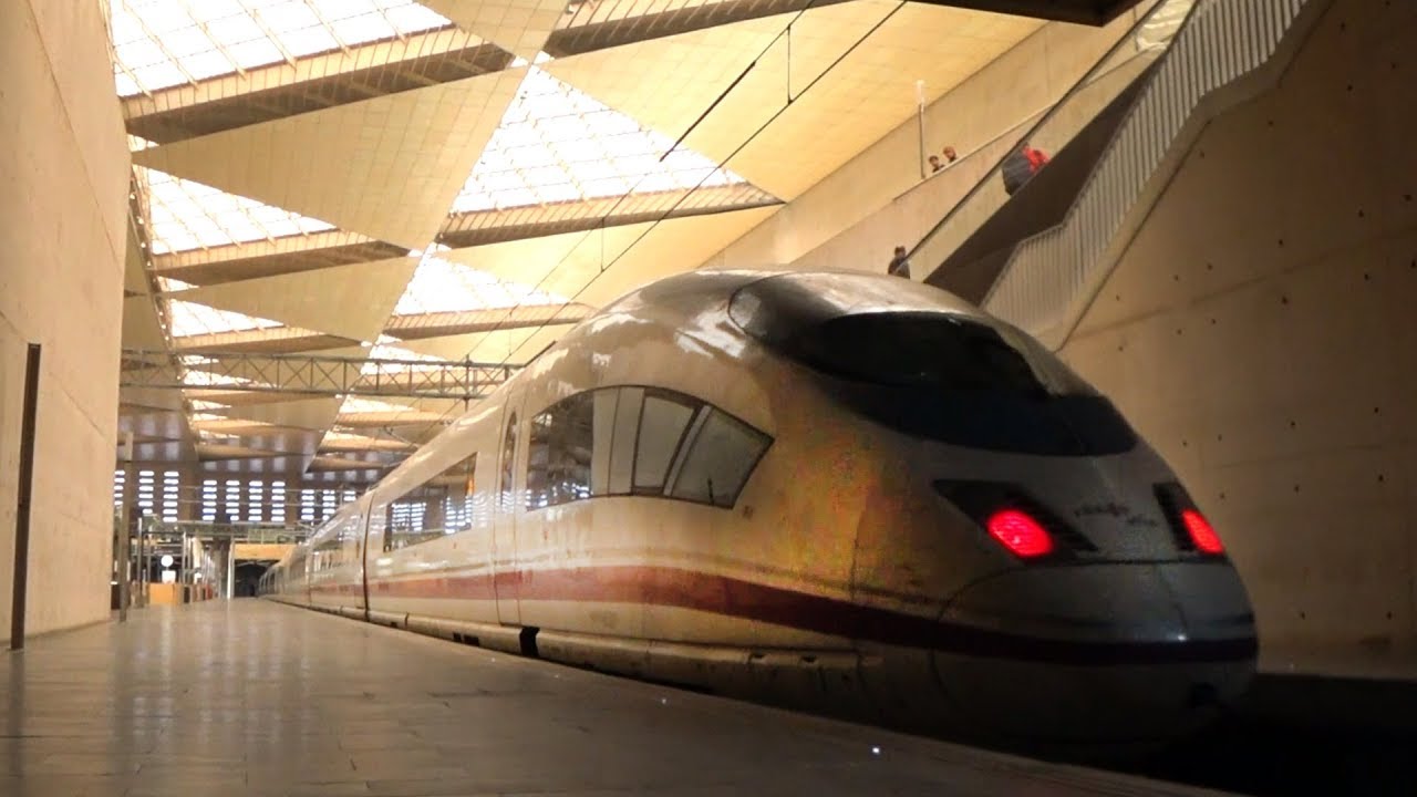 Zaragoza Delicias Tren AVE Renfe 103