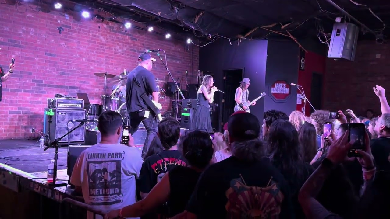Lacey Sturm- All Around Me - (Flyleaf) Live, Lubbock Texas,  (07-06-25) 