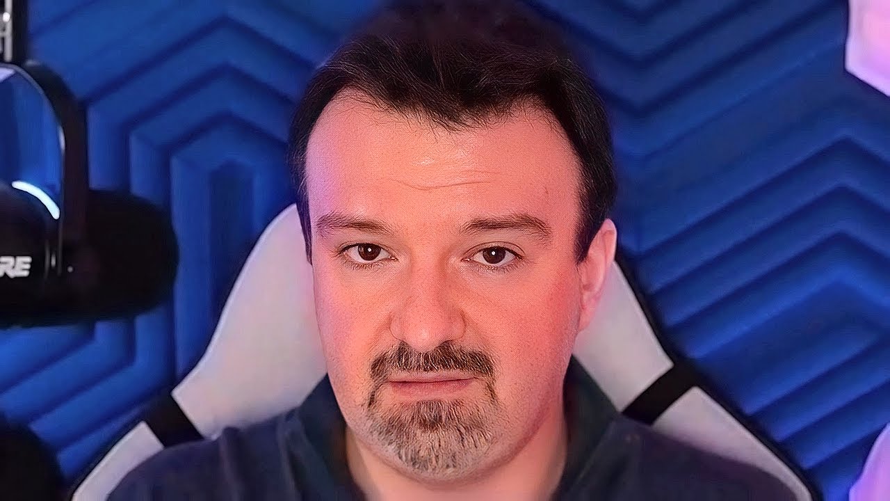 Самый жадный стример в мире ответил мне