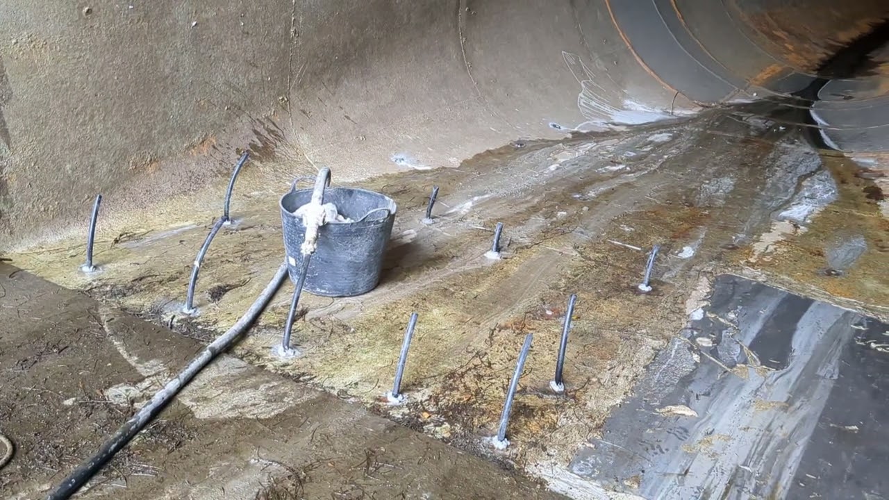 Inyección con mortero fluido para relleno de huecos entre hormigón y sifón (Canal de Orellana)