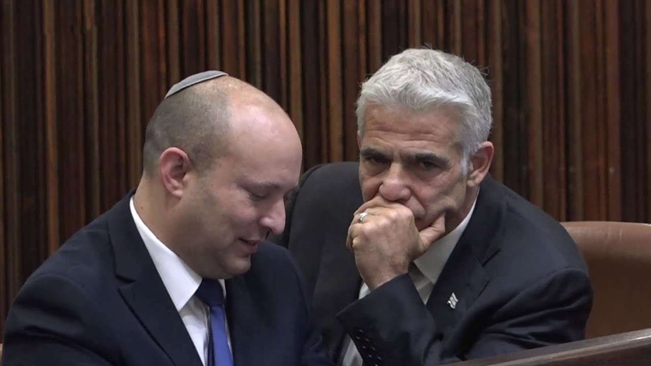 מהטלוויזיה עד ללשכה: הדרך של לפיד לכיסא ראש הממשלה