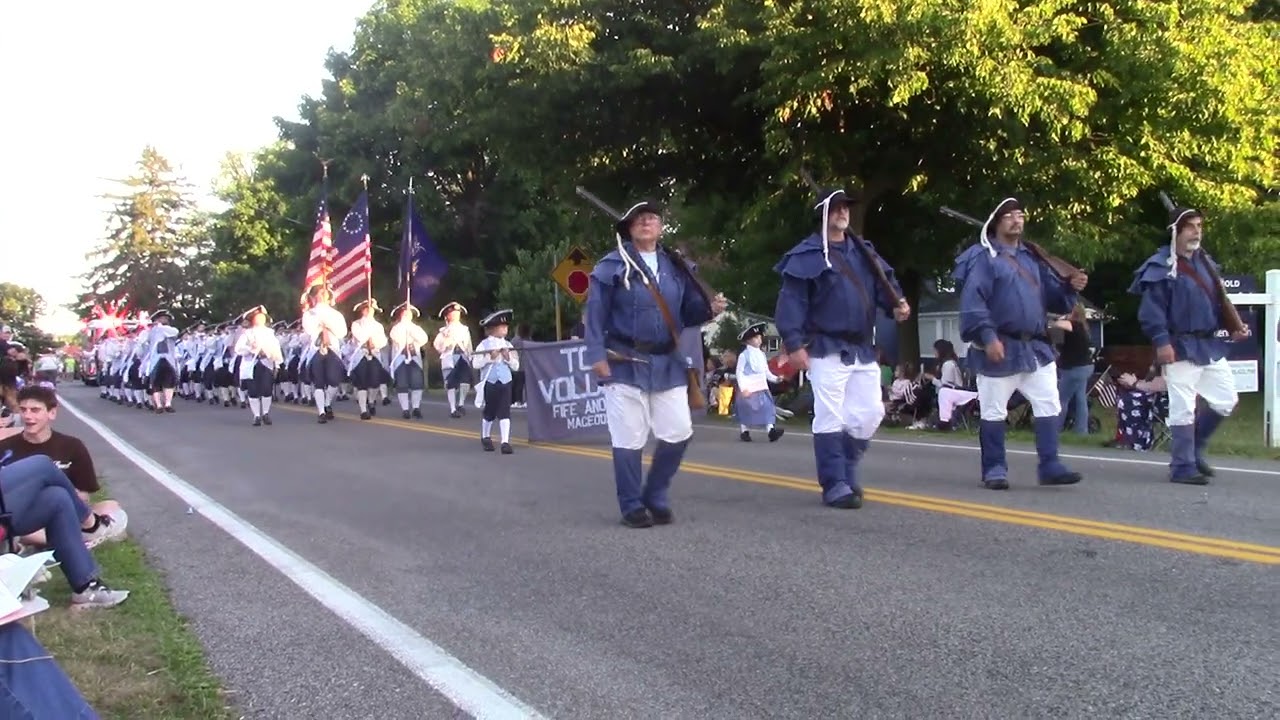 Towpath fife and drum in the farmington fireman's parade 2025