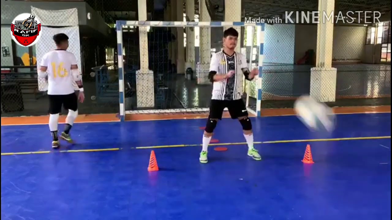 GOALKEEPER FUTSAL TRAINING