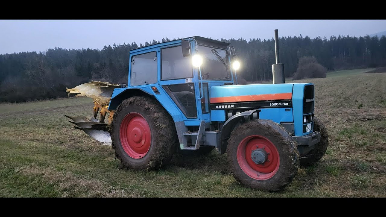 Eicher 3080 Turbo am Pflügen. 