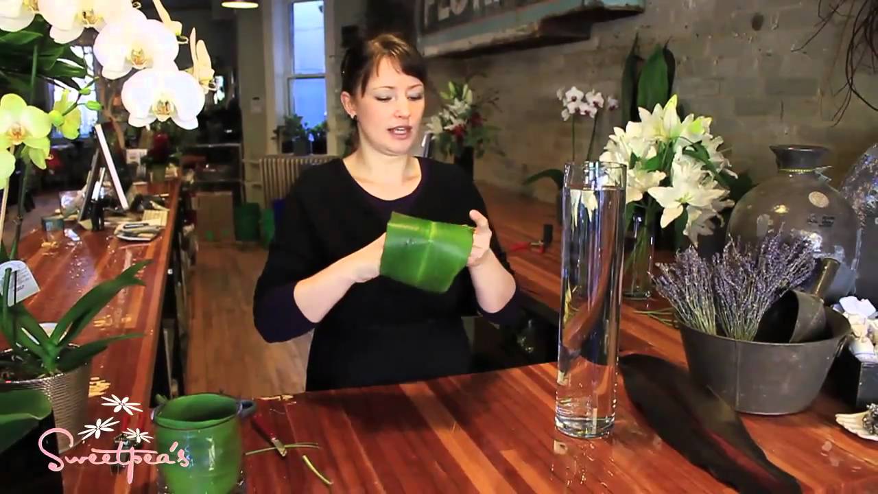 Sweetpea's :: Using Cut Flowers in a Tall Glass Vase