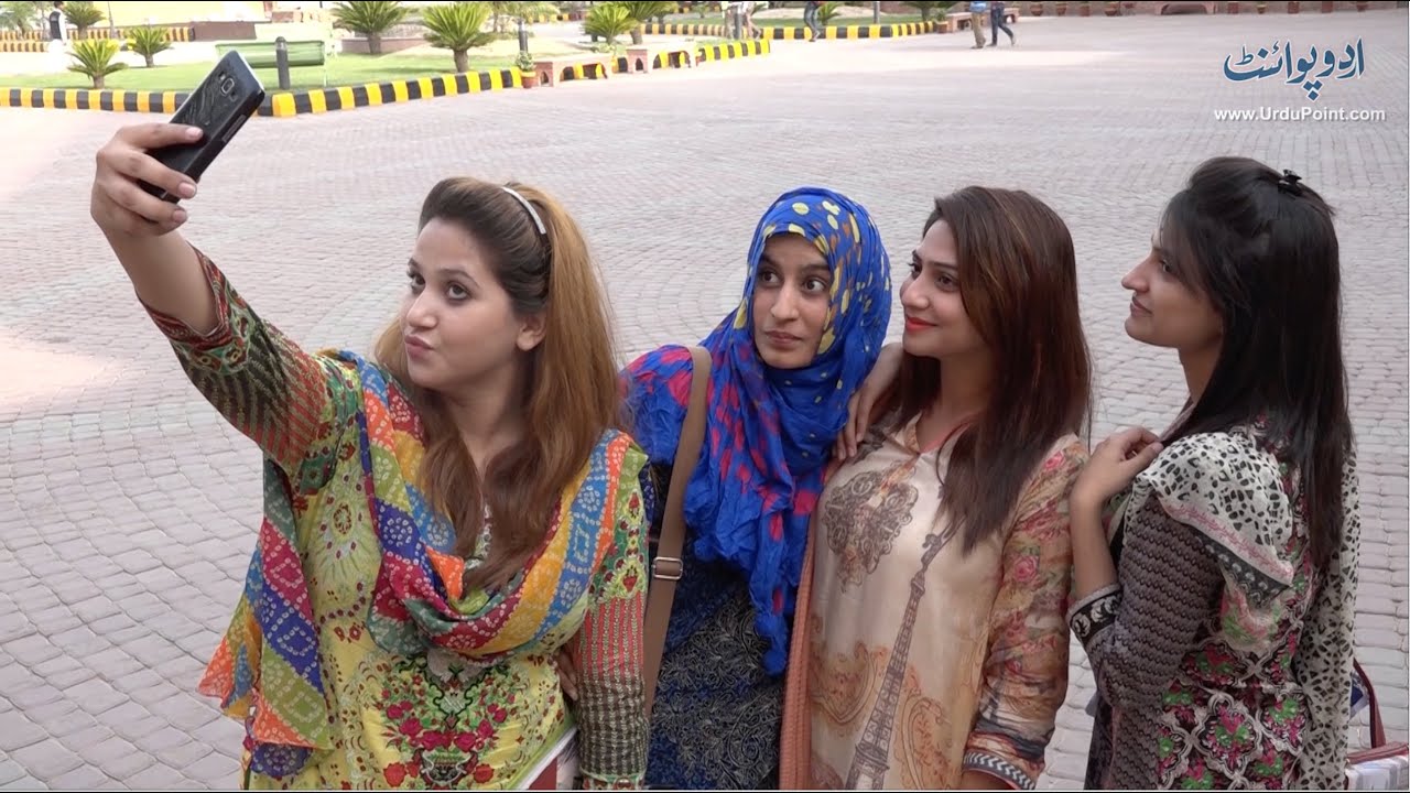 Selfi Ka Bukhar and Pakistani Naujwaan