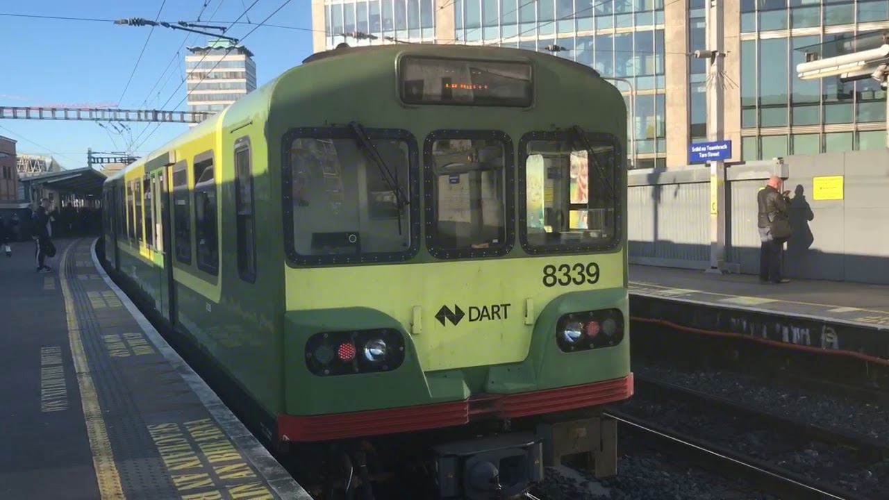 Trains at Tara Street (27/10/17)