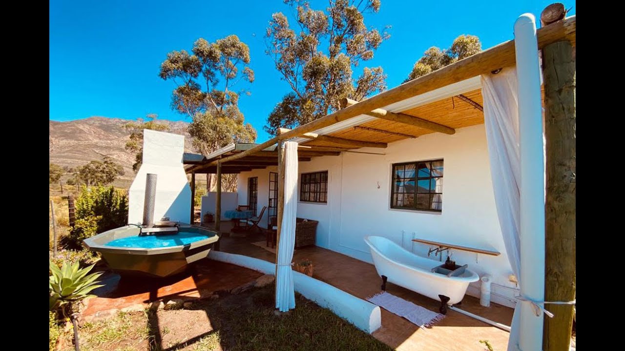 360on62 Farm Cottages Montagu
