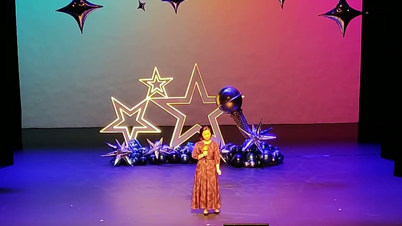 一首當年極品金曲(月半小夜曲)，由歌手Wendy翻唱，有另一翻味道。