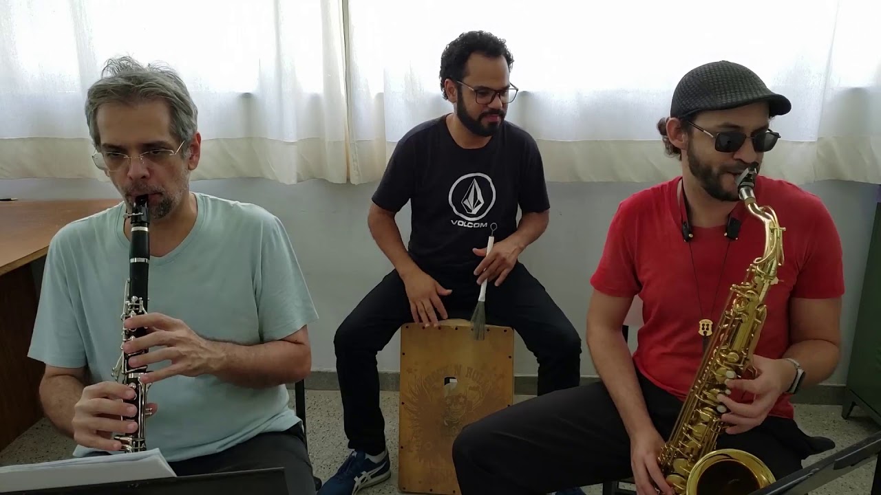 #6 - MOMENTO MUSICAL - Red Face e This Little Piggy (Dave Mckeown)