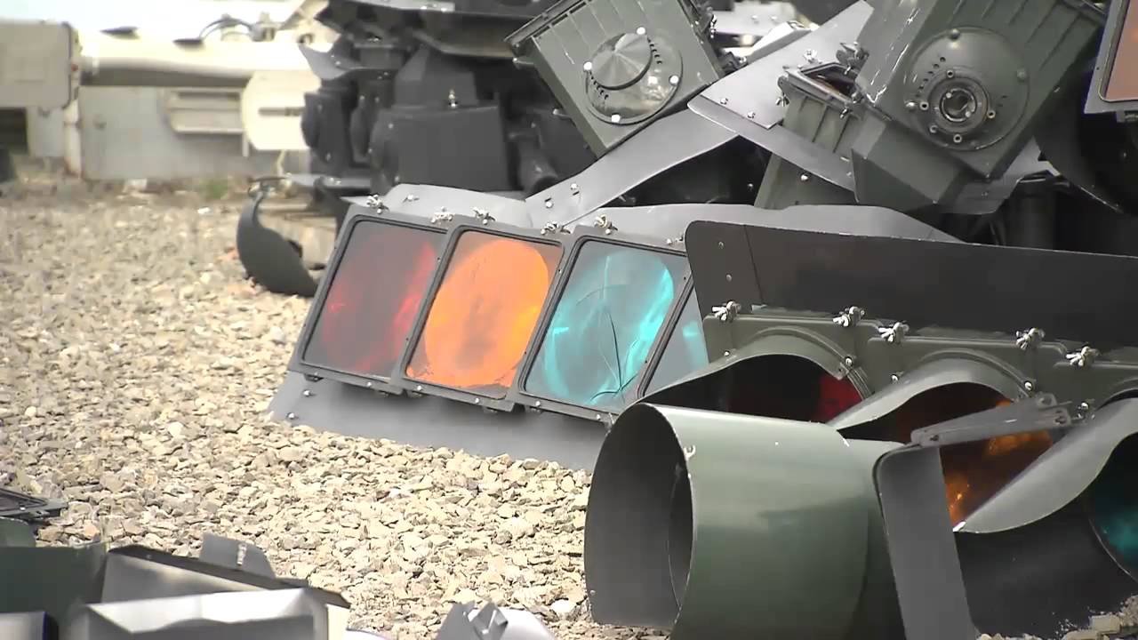 Energy efficient LED traffic and pedestrian signals