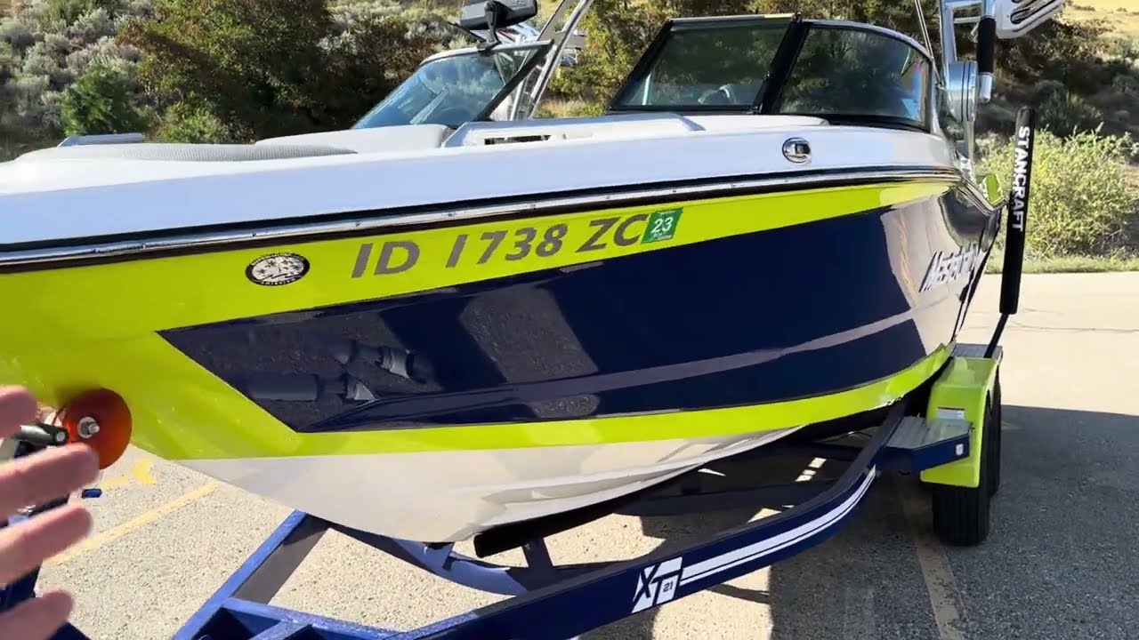 2017 Mastercraft XT21 | Wakesurf boat Walk-around and Review