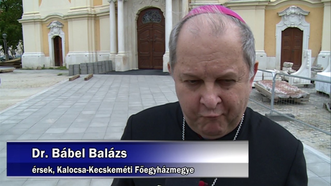Helyére került a Nagyboldogasszony Főszékesegyház tornyának harangja