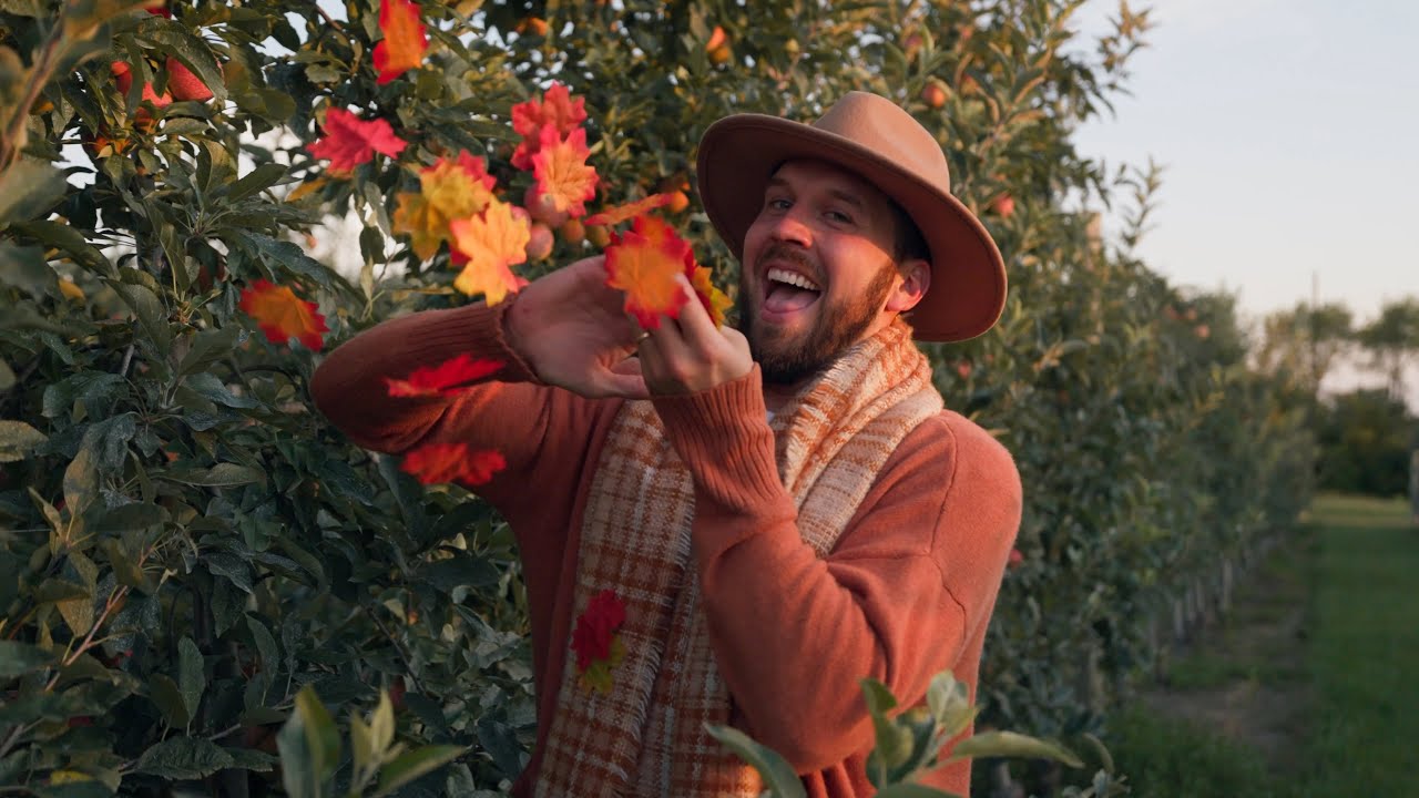 Girls During Apple Season Be Like..
