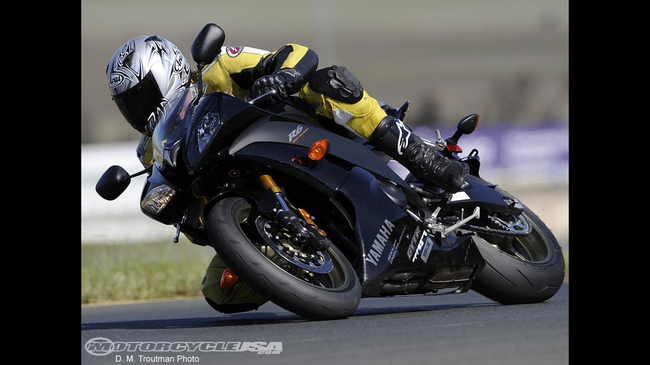 2008 Yamaha YZF-R6 - Supersport Shootout IV - MotoUSA