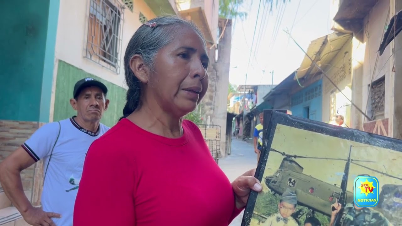 HOMBRE FALLECE TRAS INTENTAR AGREDIR PERSONAS CON ARMA BLANCA Y LUEGO FUE HERIDO POR POLICIAS EN SAN